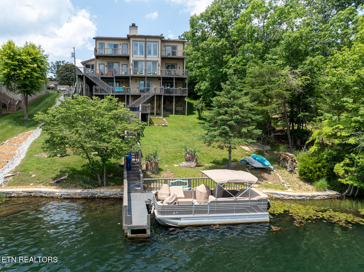 Property Photo: 20 Brixton Lane TN 38558
