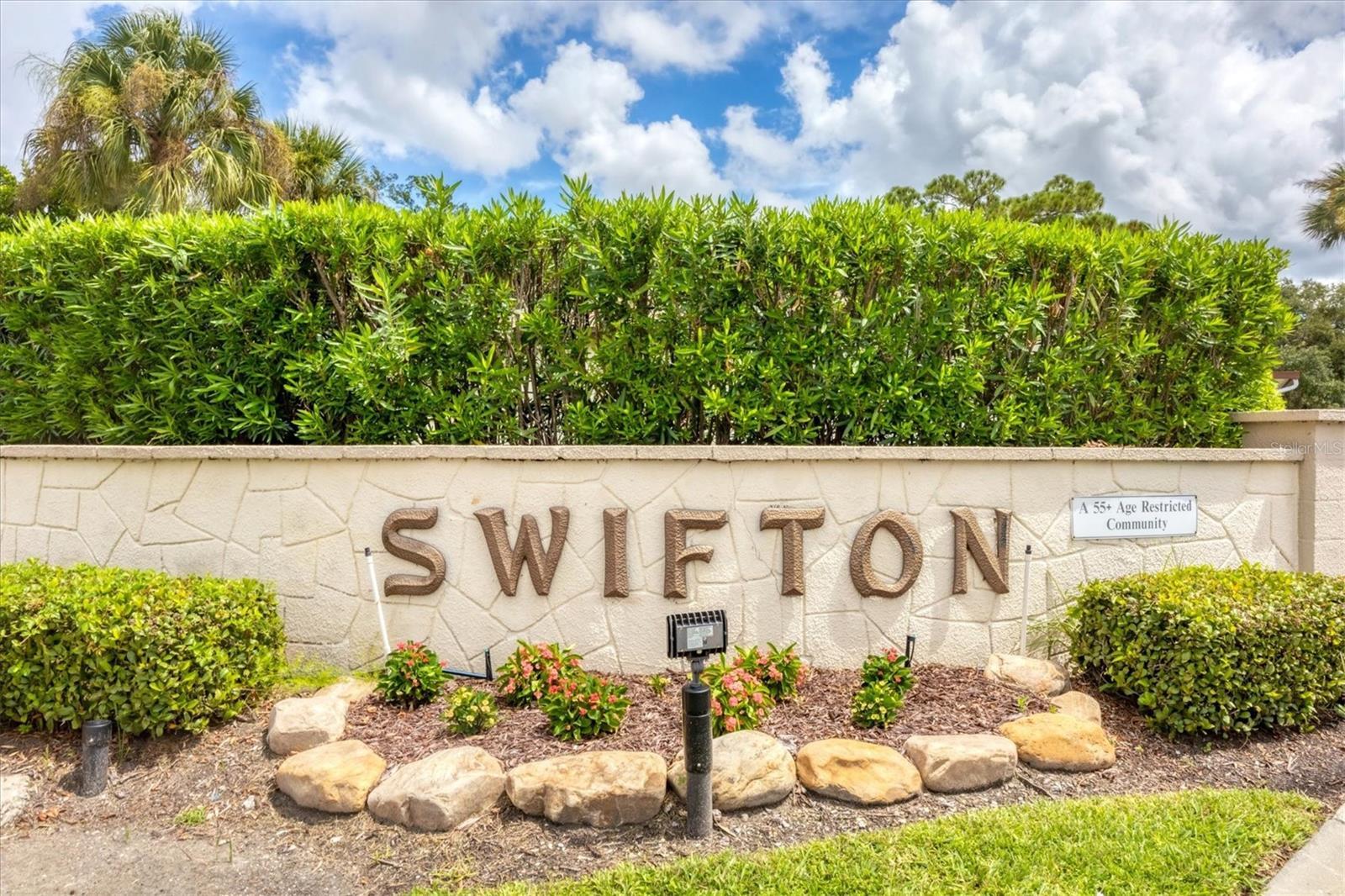 Property Photo:  2839 Swifton Drive 28  FL 34231 
