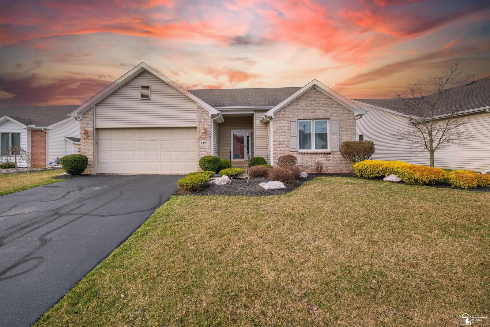 Property Photo:  2172 Delaware Lane  MI 48182 