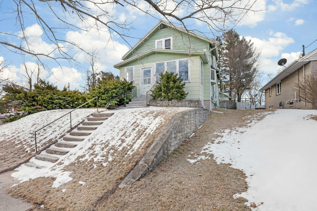 Property Photo: 1503 Philippen St WI 54220