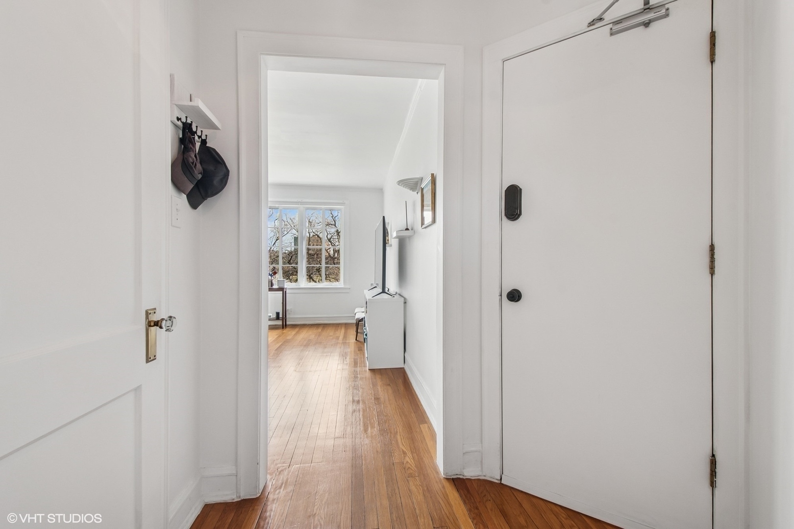 Property Photo: 1214 Central Street 2N IL 60201