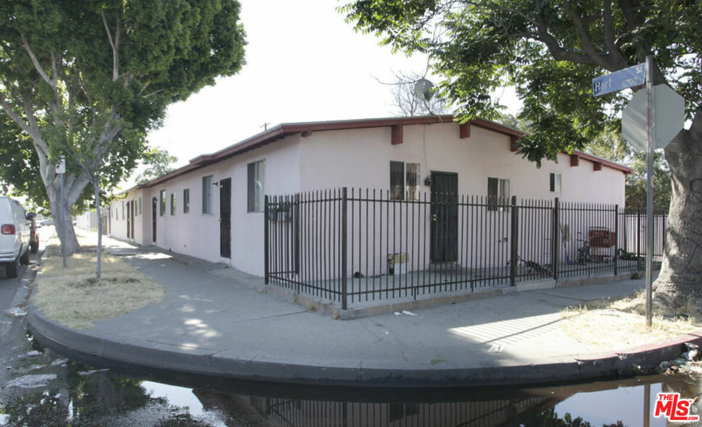 Property Photo: 11720 Hart Street CA 91605