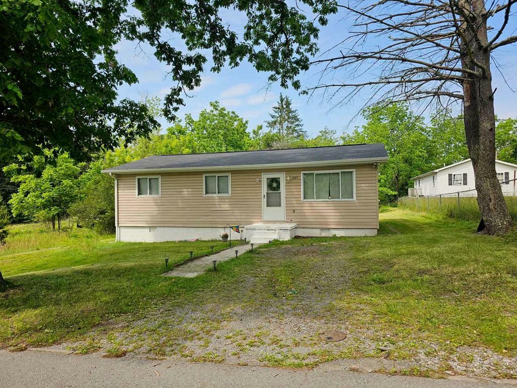 Property Photo: 207 High Street WV 24740