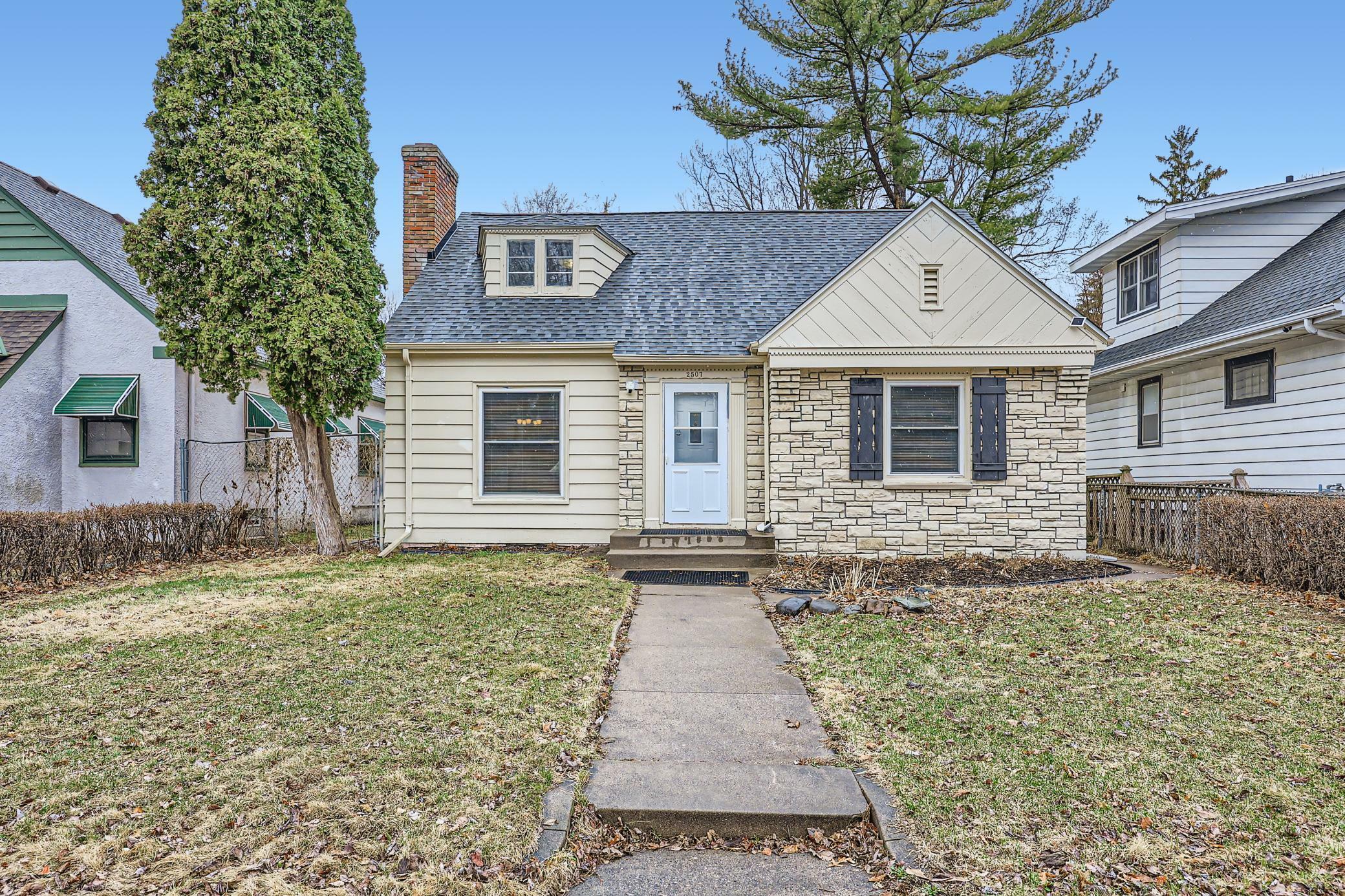 Property Photo: 2507 Sheridan Avenue N MN 55411
