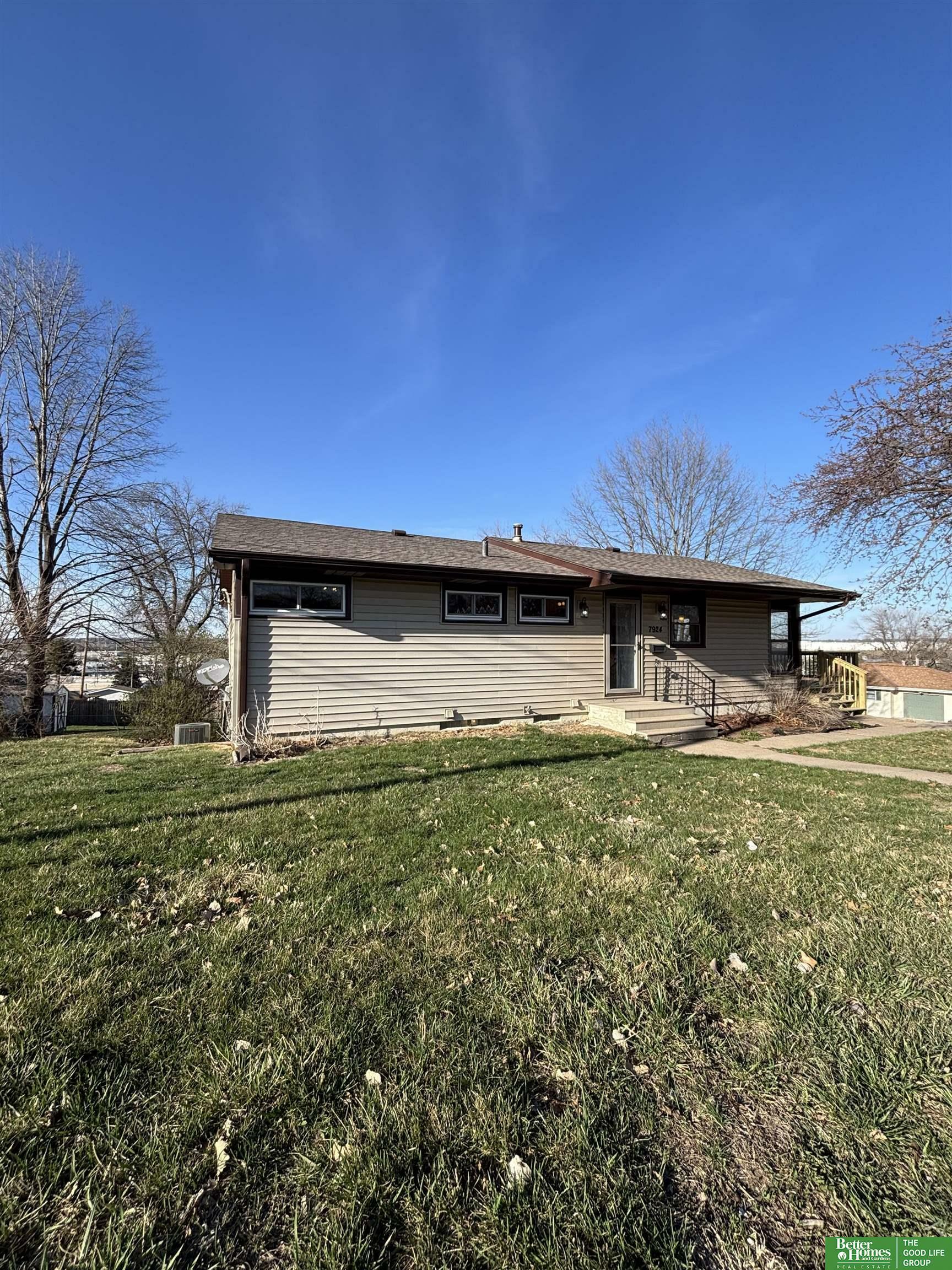 Property Photo: 7924 Seymour Street NE 68127