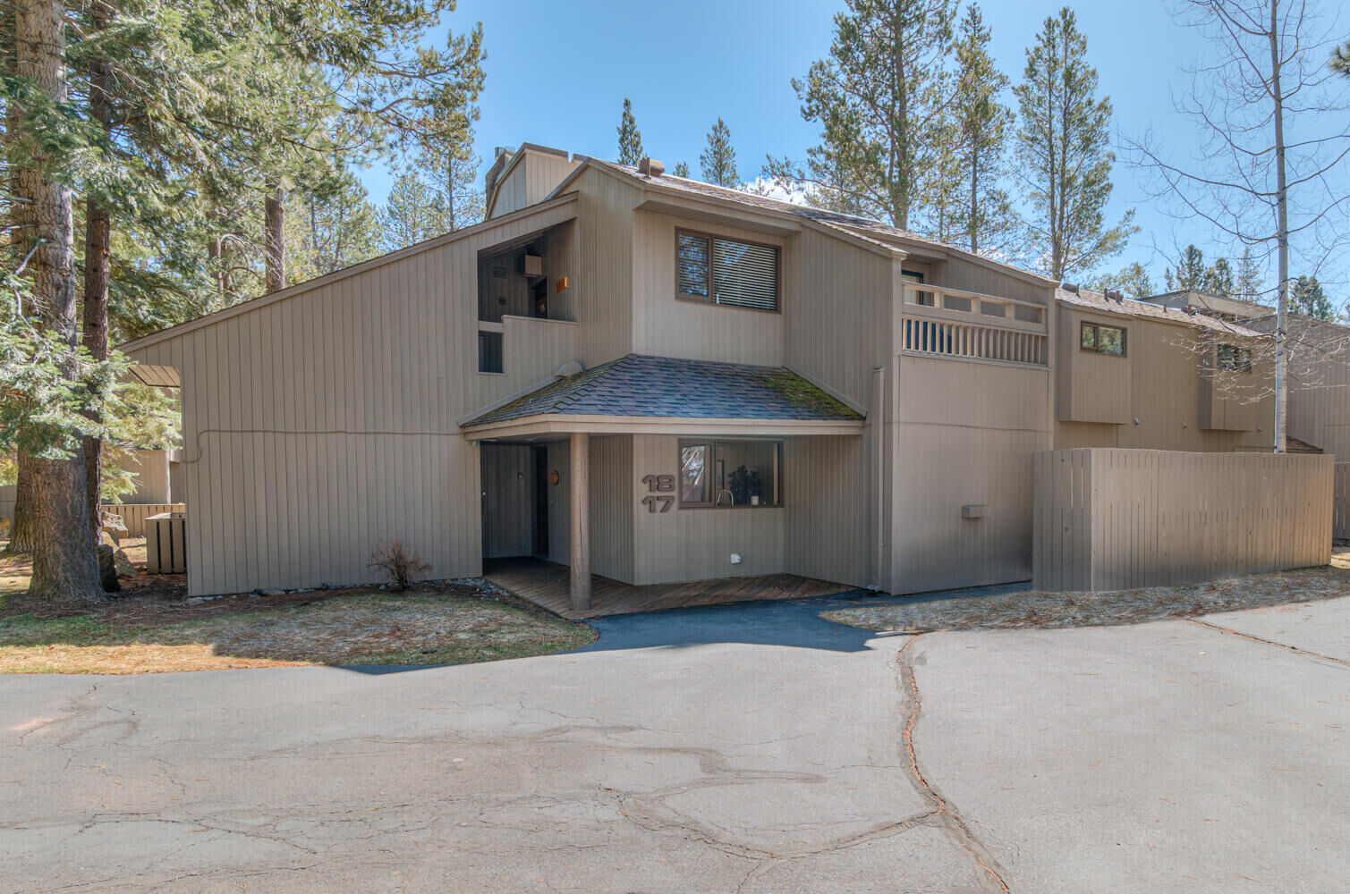 Property Photo: 57217 Island Road 17 OR 97707
