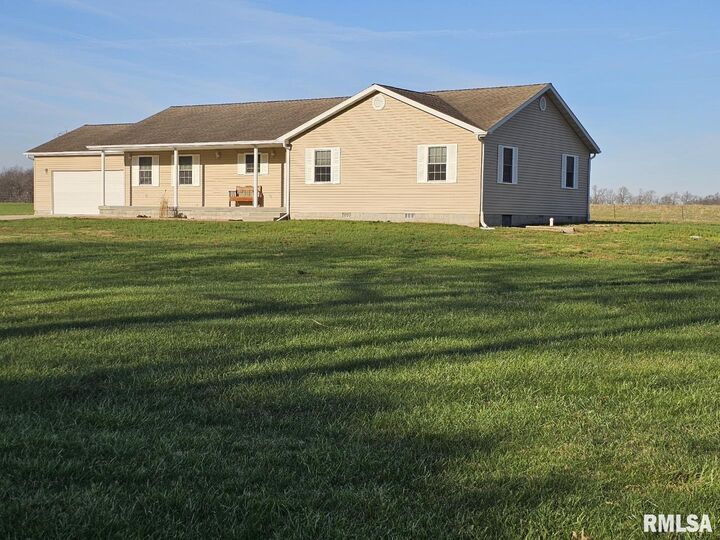 10457 N Puckett Lane  Mt Vernon IL 62864 photo