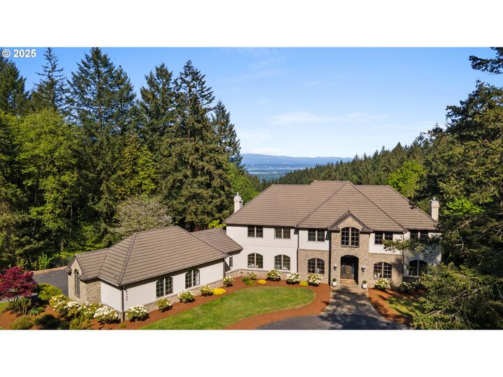 Property Photo: 9440 NW Lightning Ridge Dr OR 97229