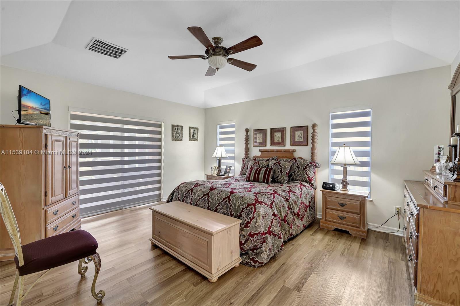 Property Photo: 1952 SW Cameo Boulevard FL 34953
