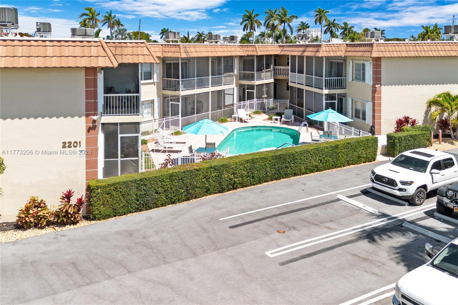 Property Photo: 2201 SE 9th St 106 FL 33062