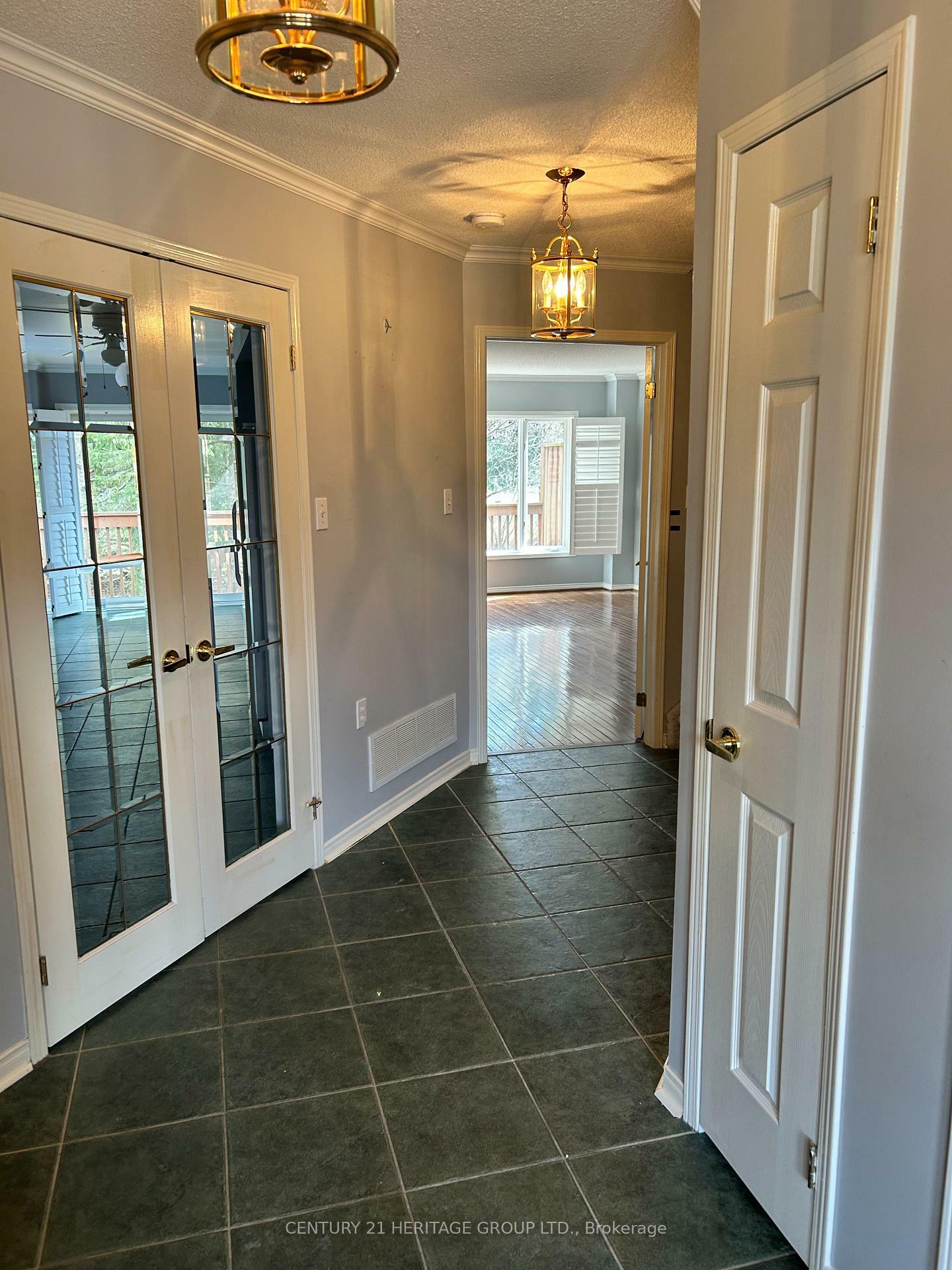 Property Photo: 192 Green Briar Road ON L9R 0L3