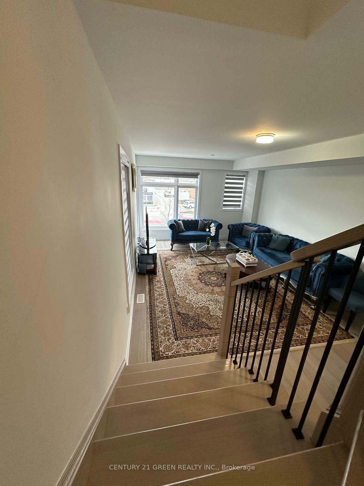 Photo de la propriété: 1551 Midland Avenue ON M1P 0G3