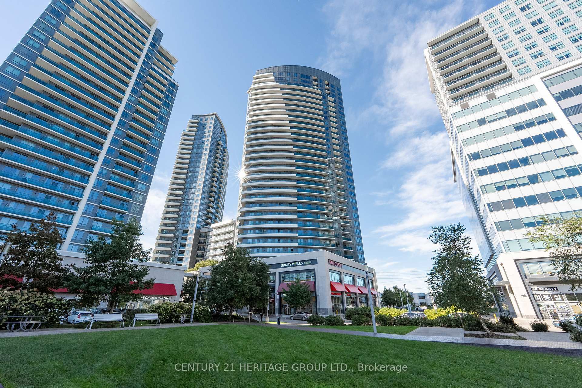 Photo de la propriété:  7171 Yonge Street 306  ON L3T 0C5 