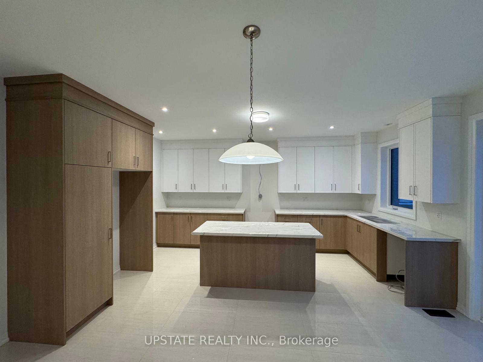 Property Photo: 4 Dolomite Drive ON L6P 4R6