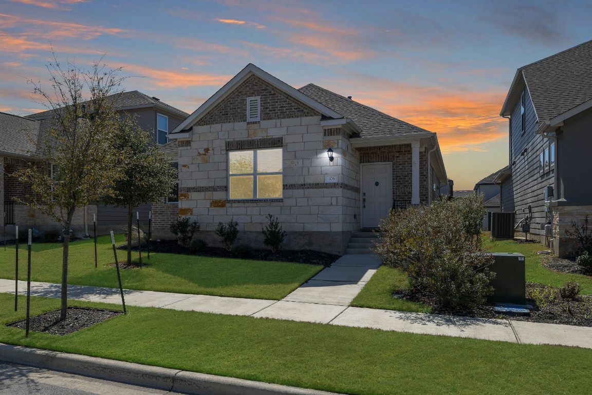 Property Photo: 106 Gracie Way TX 78634