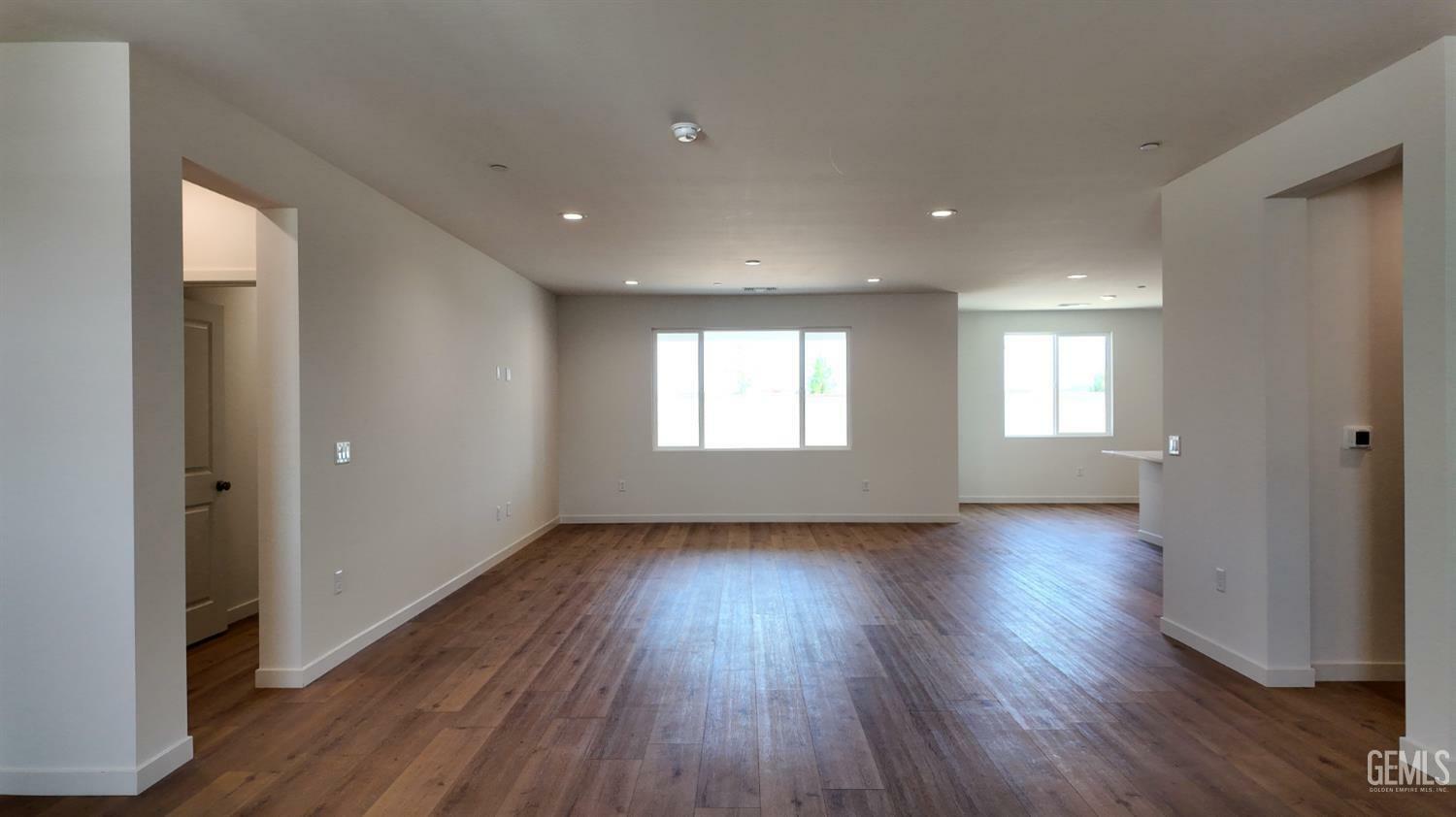 Property Photo: 12700 Kinnick Court CA 93312