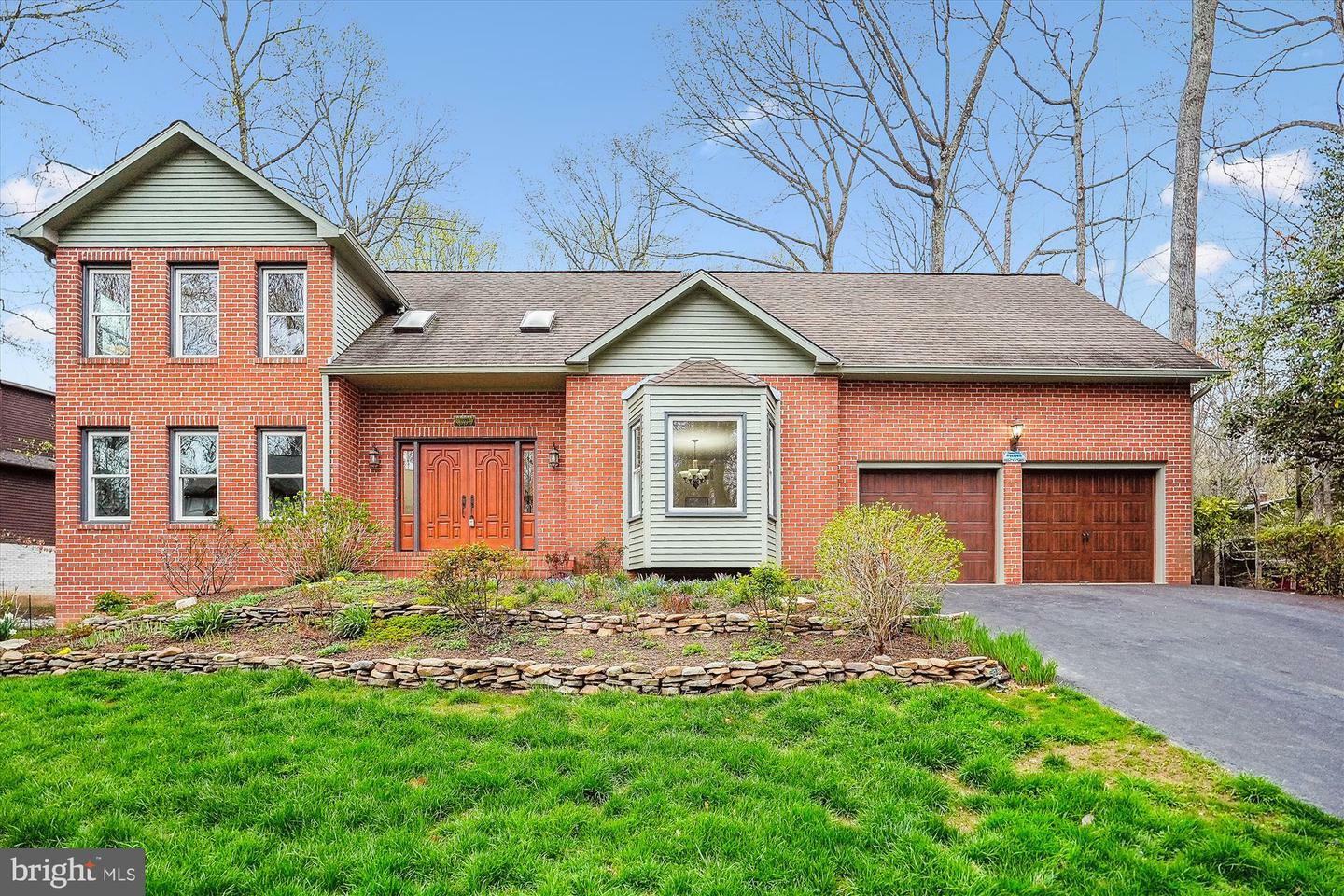 Property Photo: 11739 Flemish Mill Court VA 22124