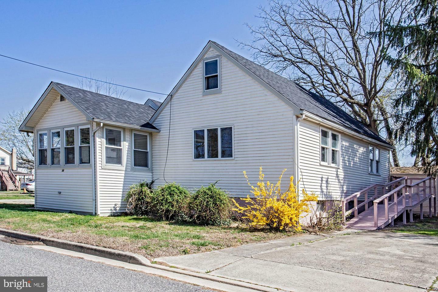 Property Photo: 10 Davis Avenue NJ 08079