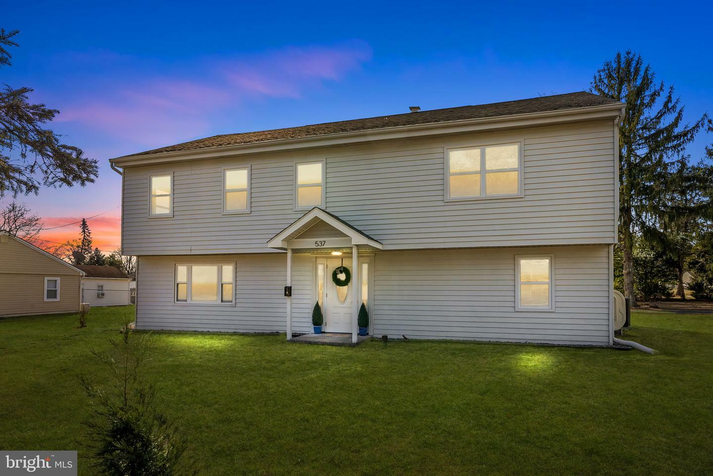 Property Photo: 537 W County Line Road PA 19040