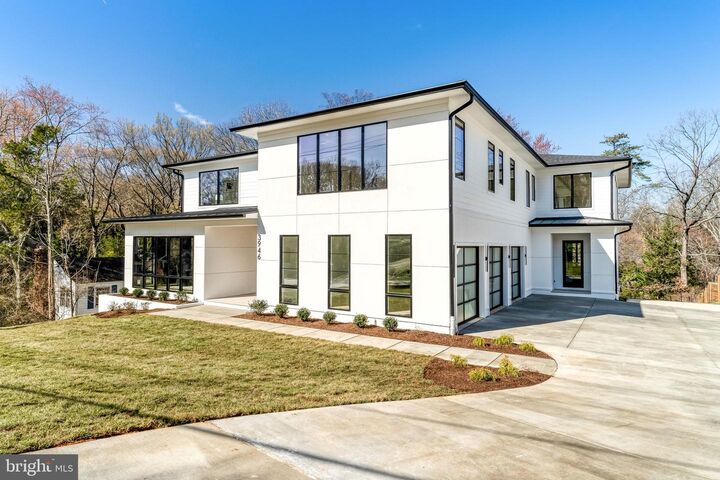 Property Photo:  3946 N Dumbarton Street  VA 22101 
