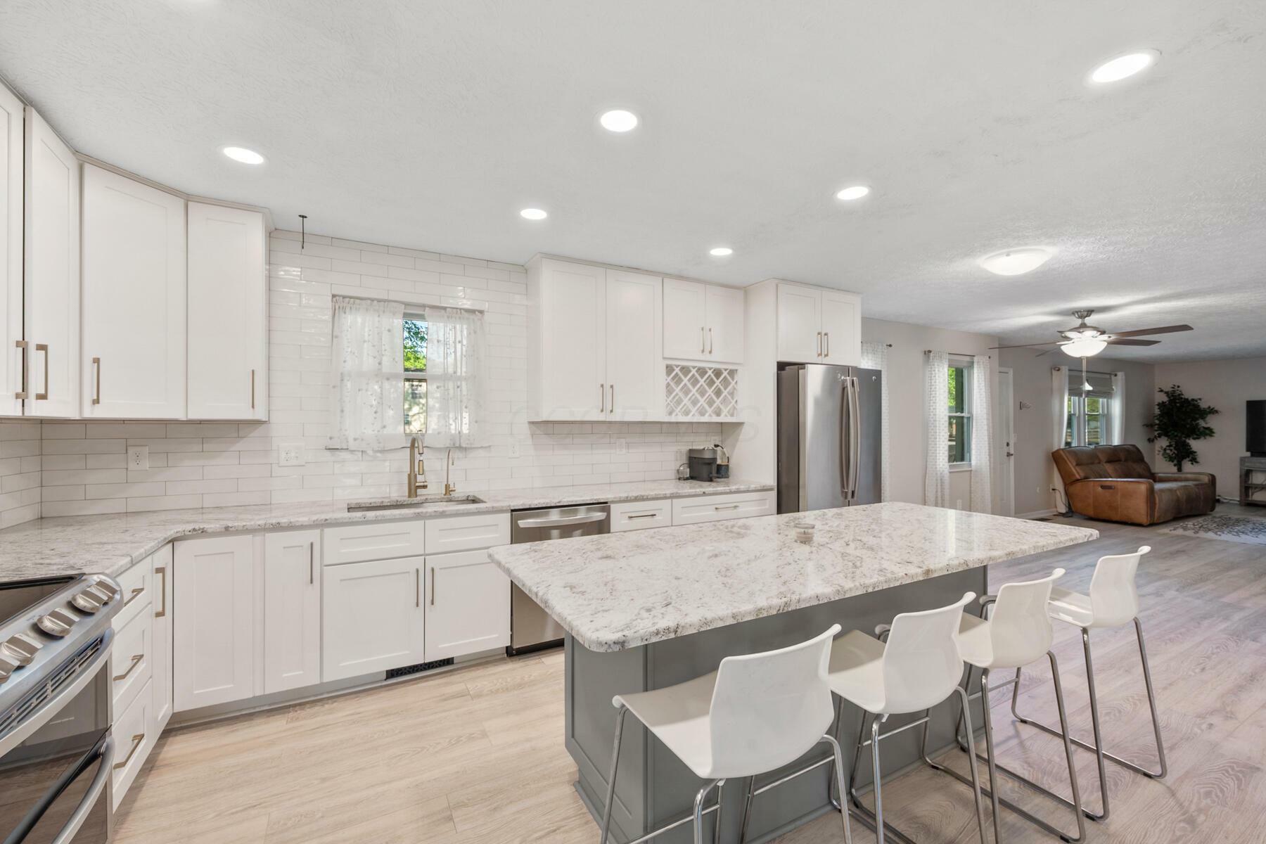 Property Photo:  855 Quitman W Drive  OH 43230 