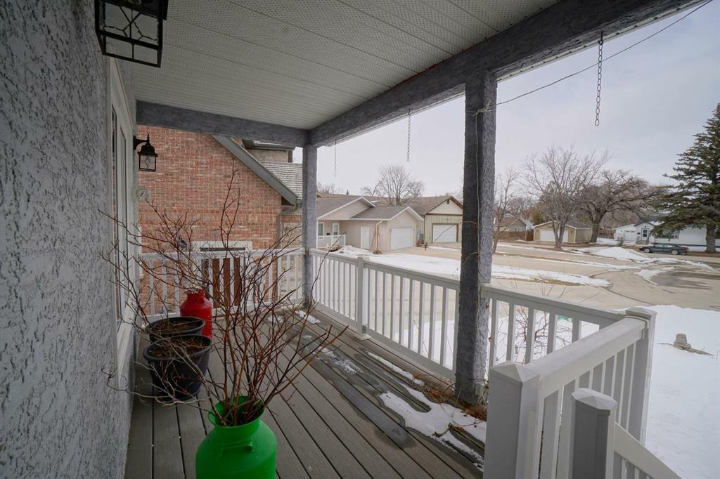 Property Photo: 13 Lions Memorial Place MB R1N 3Z1