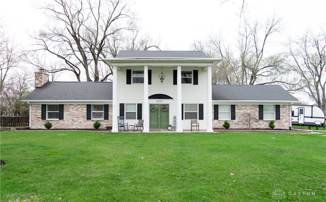 Property Photo: 6900 Curtwood Drive OH 45371