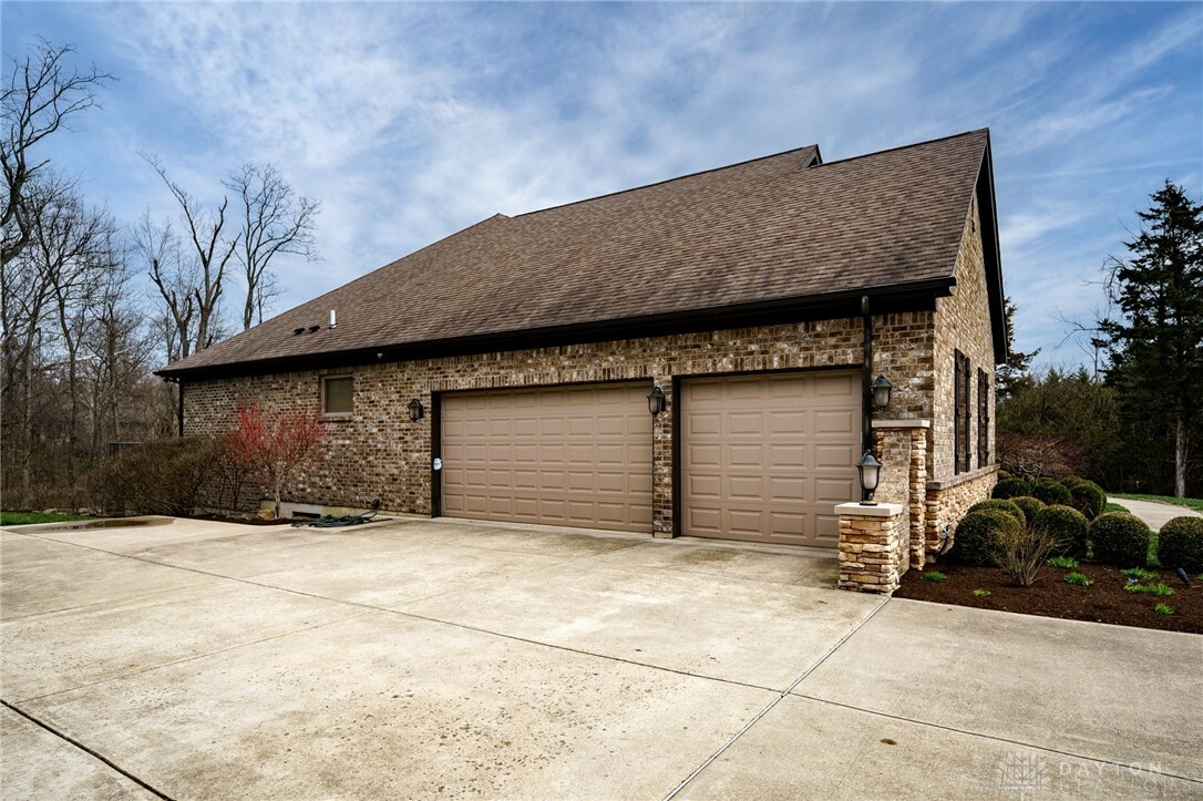 Property Photo: 856 Willow Oak Court OH 45066