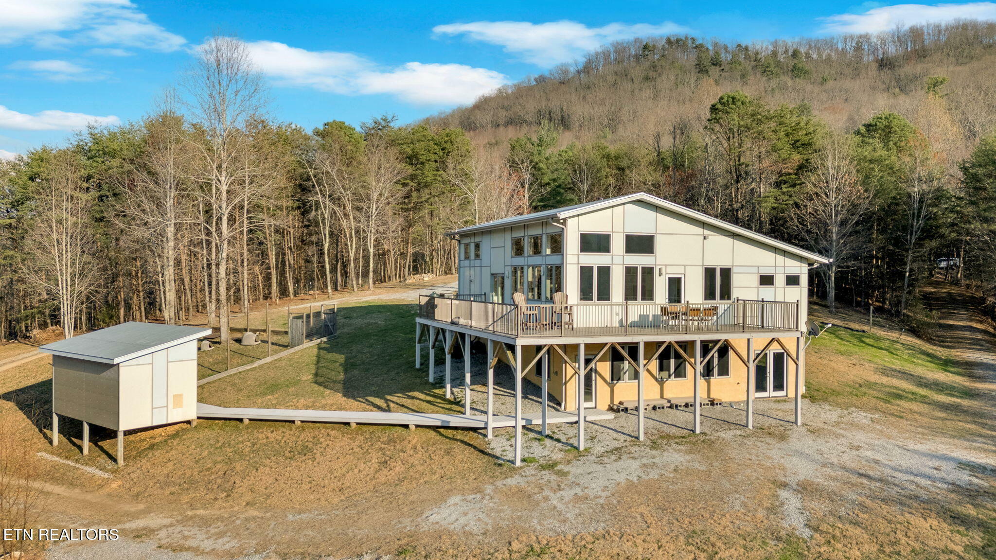 Property Photo: 1098 Paint Mountain Rd TN 37743