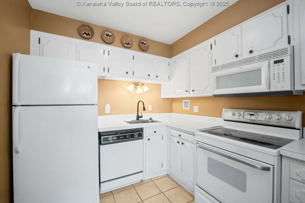Property Photo: 1800 Roundhill Road 807 WV 25314