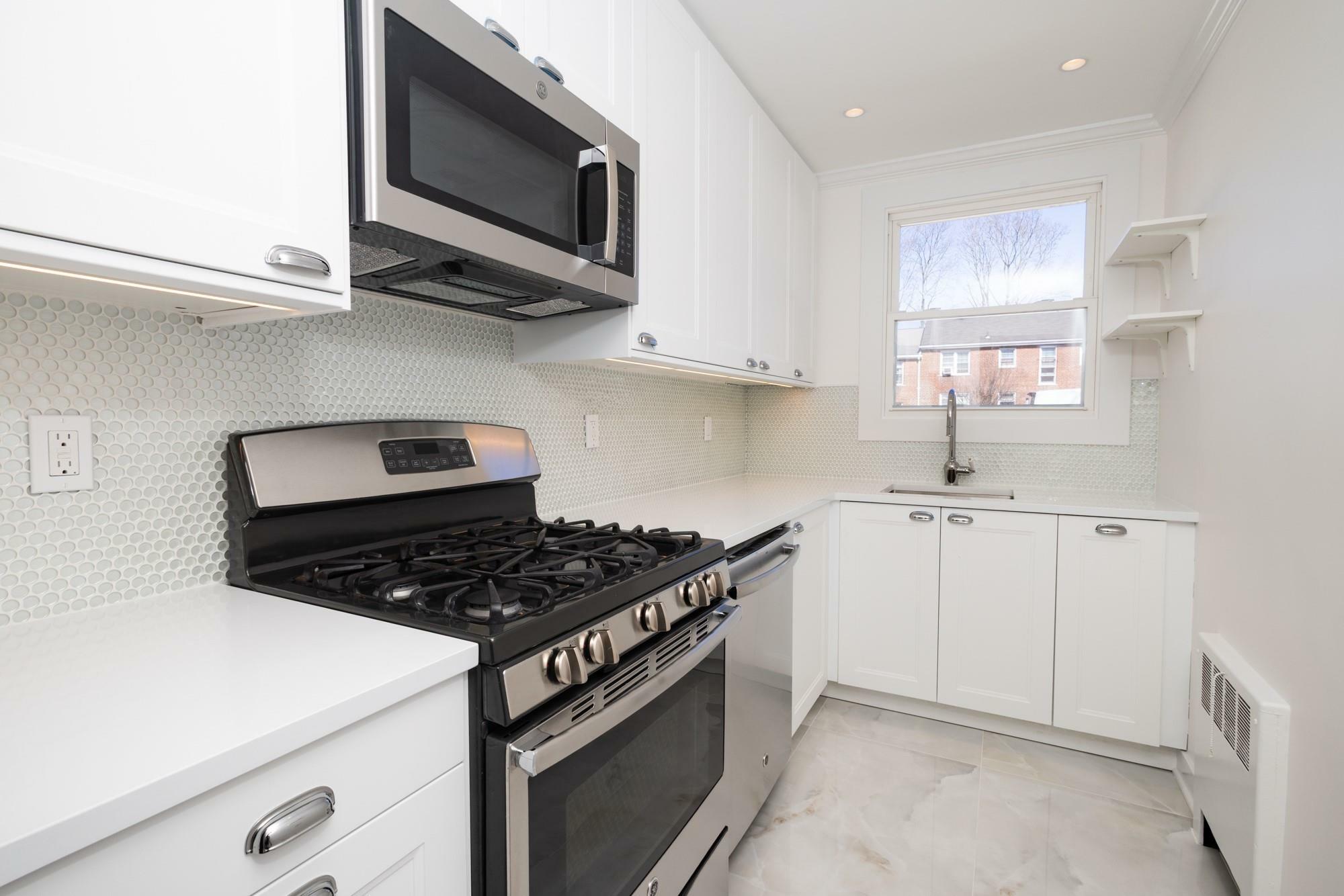 Property Photo: 95 N Broadway C1-3 NY 10603