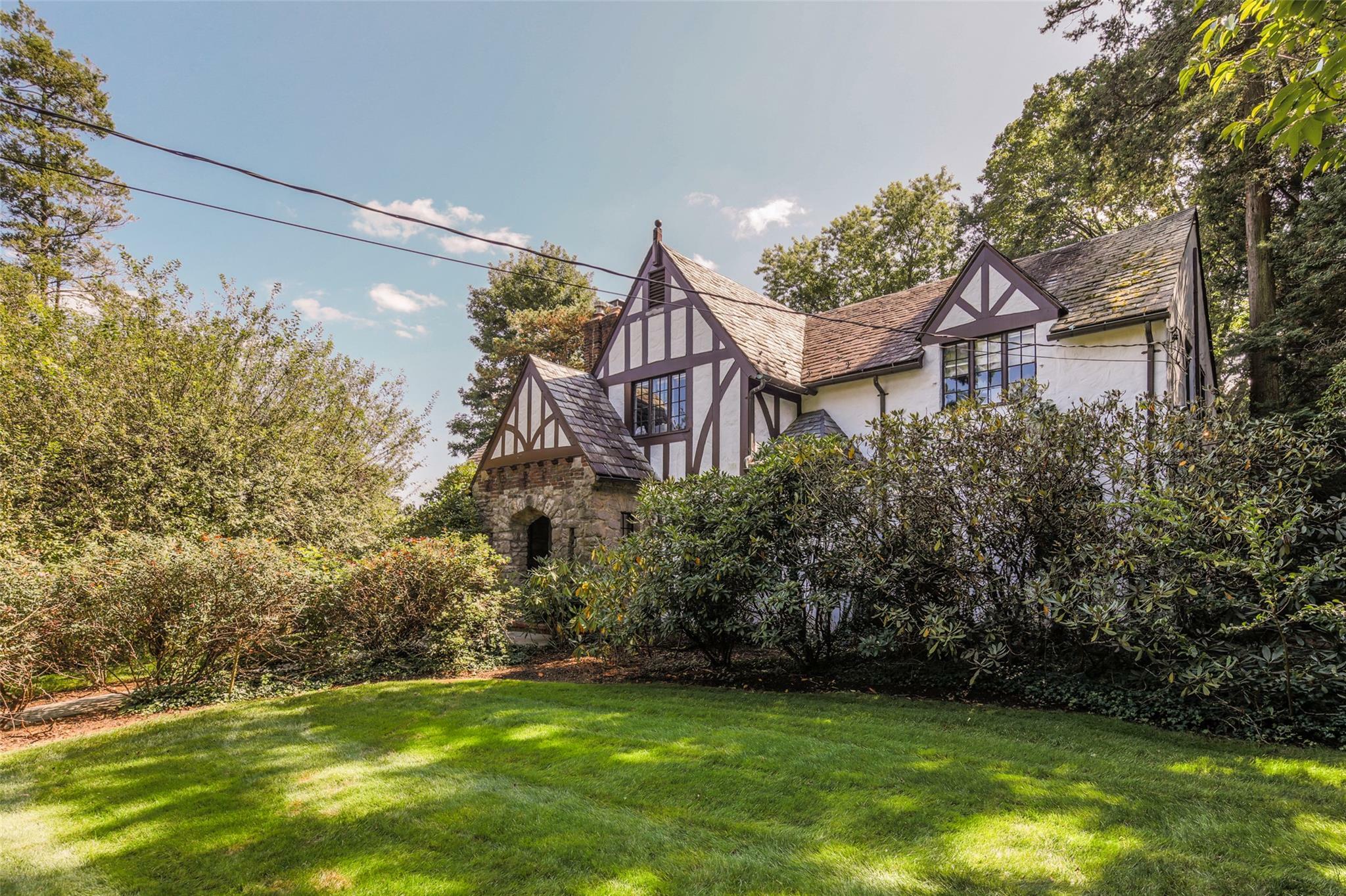 Property Photo: 8 Fordal Road NY 10708