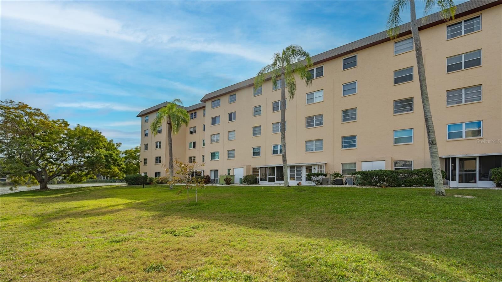 Property Photo:  3845 Lake Bayshore Drive F103  FL 34205 