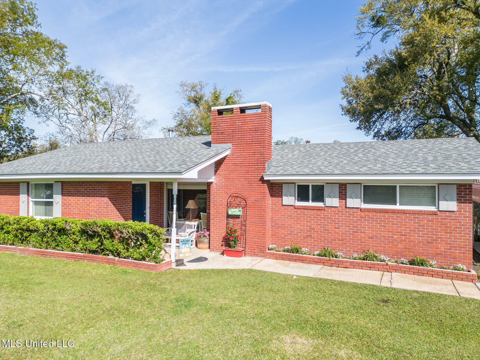 Property Photo: 204 E Third Street MS 39560