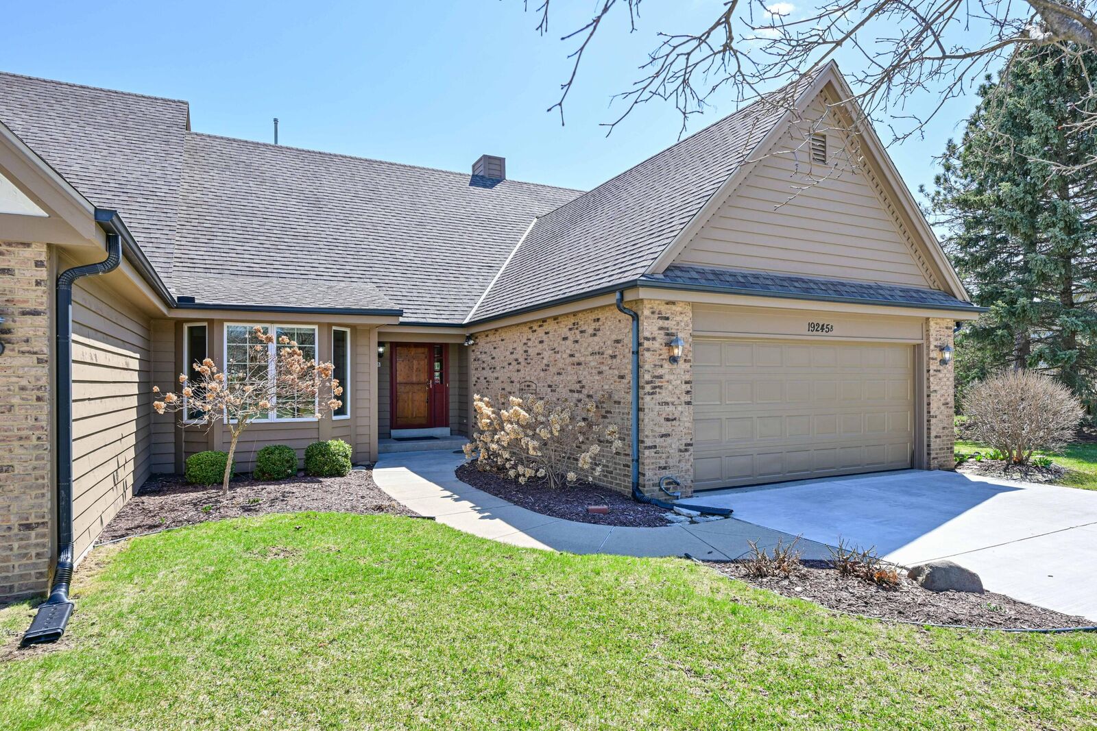 Property Photo: 19245 W McAllister Ln WI 53045