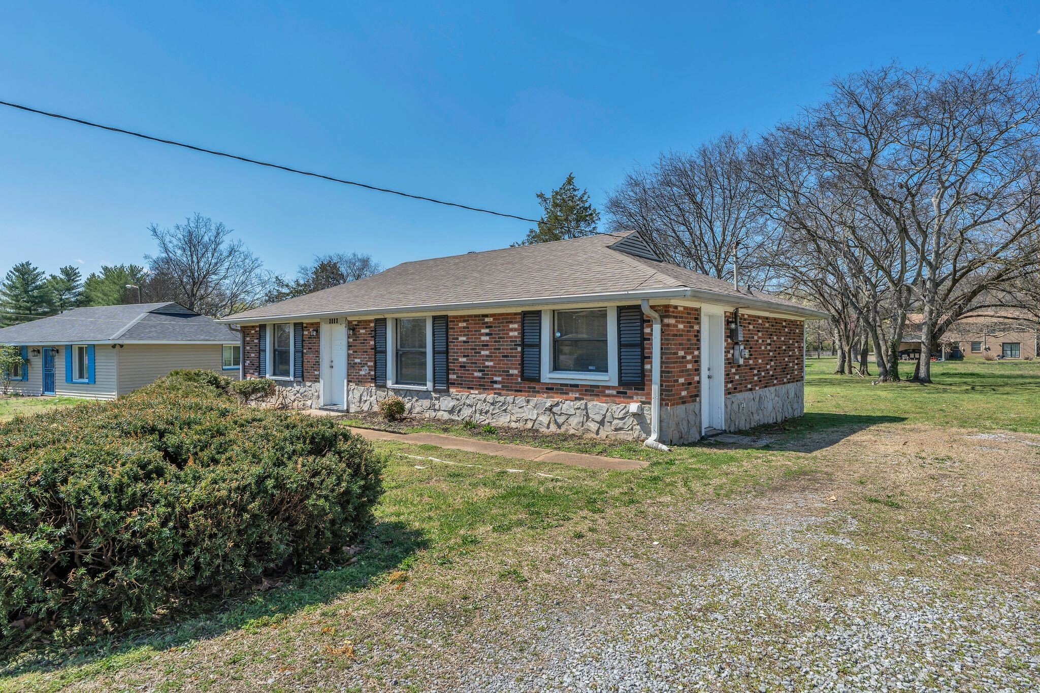 Property Photo: 3883 Lunn Dr TN 37218