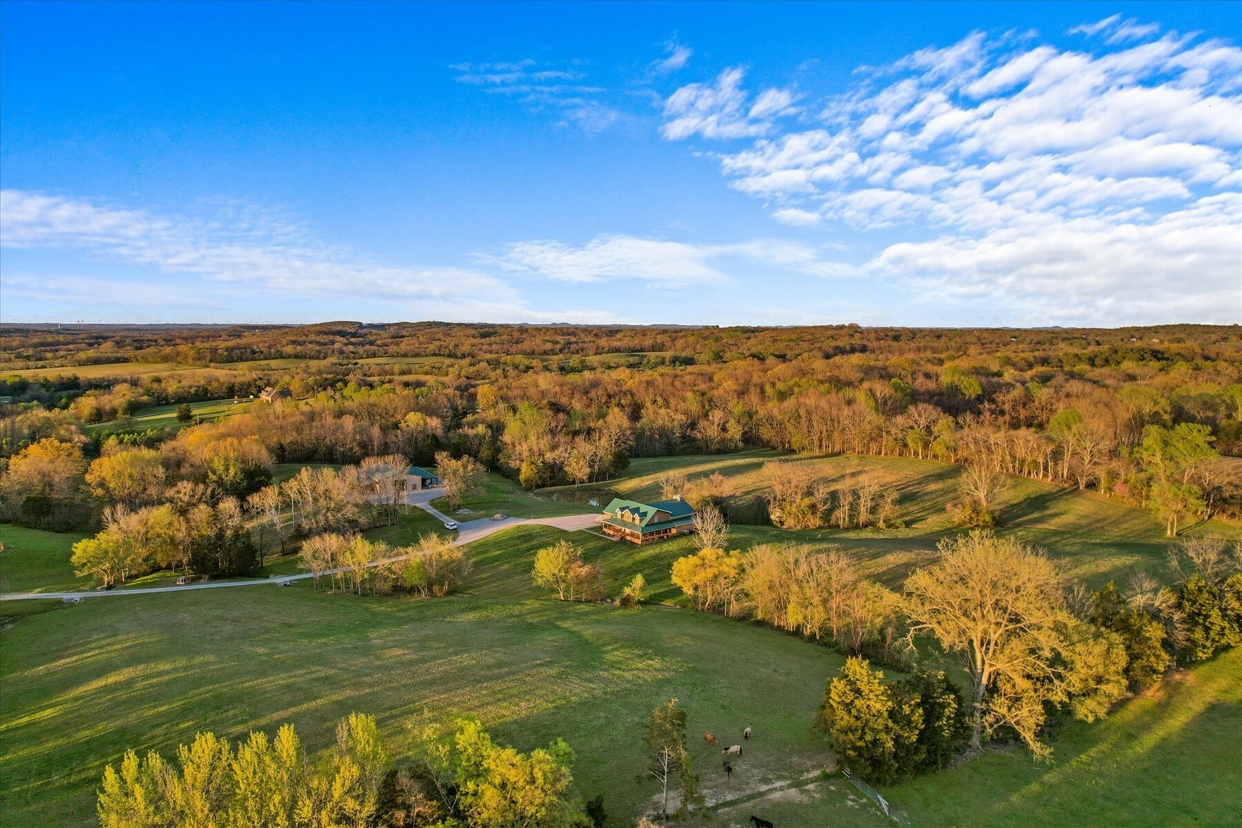 Property Photo: 1661 Martha Leeville Rd TN 37090
