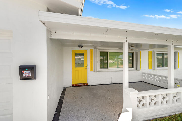 Property Photo:  2198 SW 12th Avenue  FL 33426 