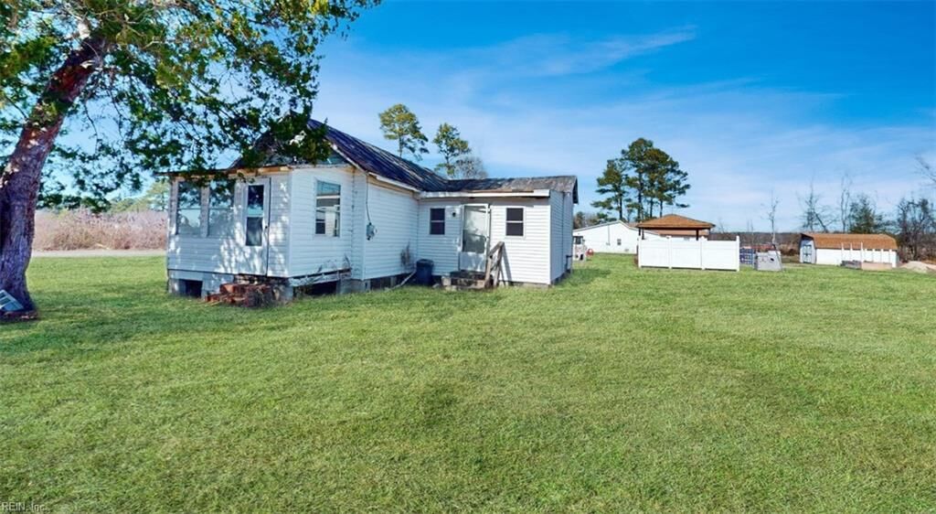 Property Photo:  8 Corapeake Rd  NC 27926 
