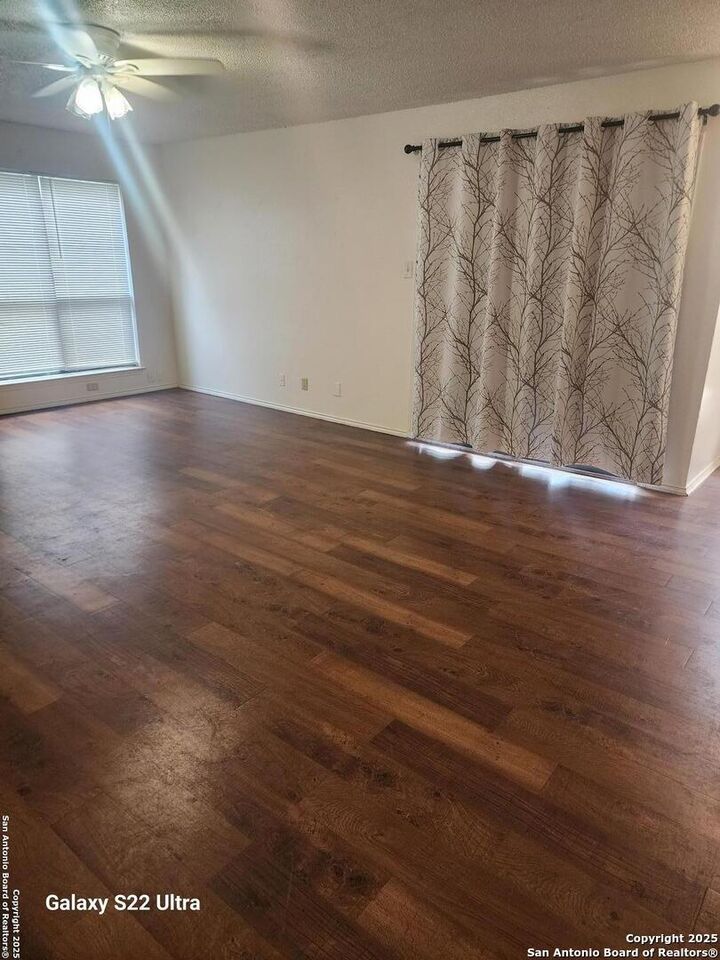 Property Photo: 814 Station St TX 78109