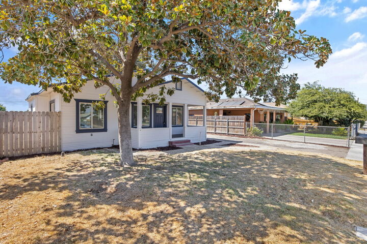 Property Photo:  659 S Pratt Street  CA 93274 