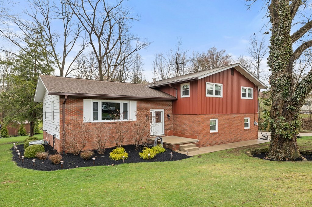Property Photo: 915 Laurel Ave. OH 44805