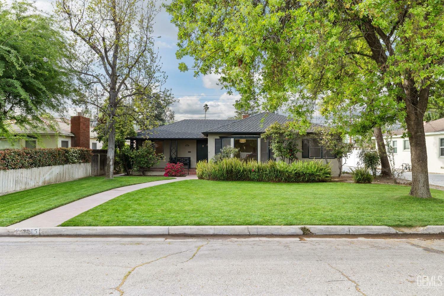 Property Photo: 3025 19th Street CA 93301