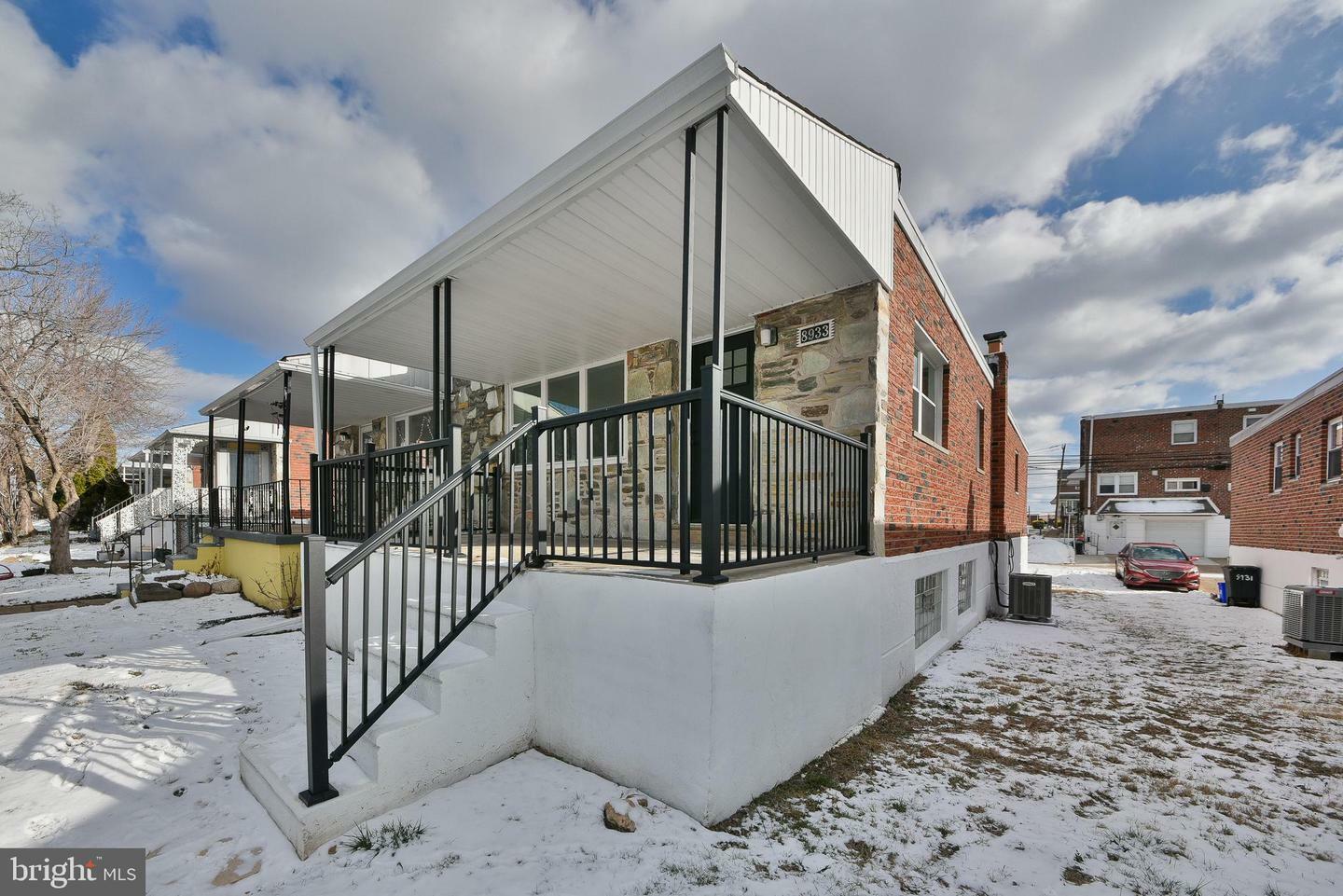 Property Photo: 8933 E Roosevelt Boulevard PA 19152