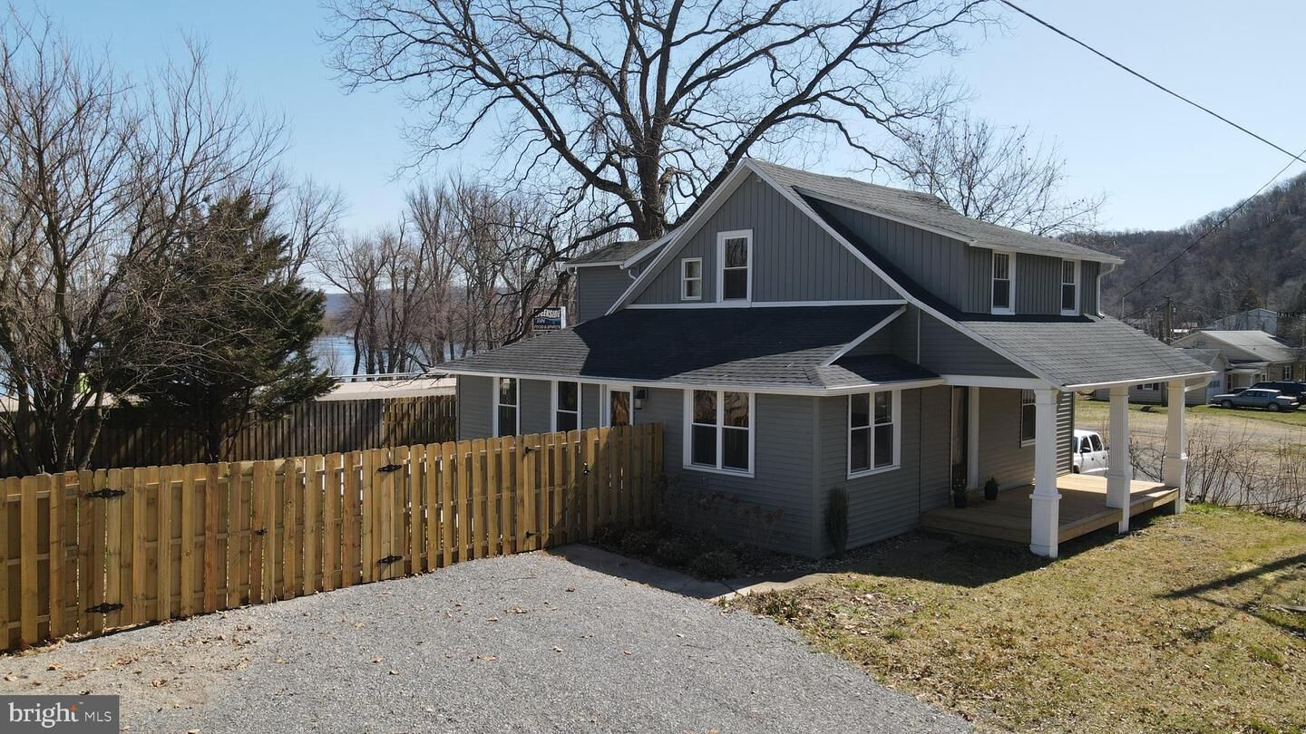 Property Photo:  699 Front Street  PA 17045 