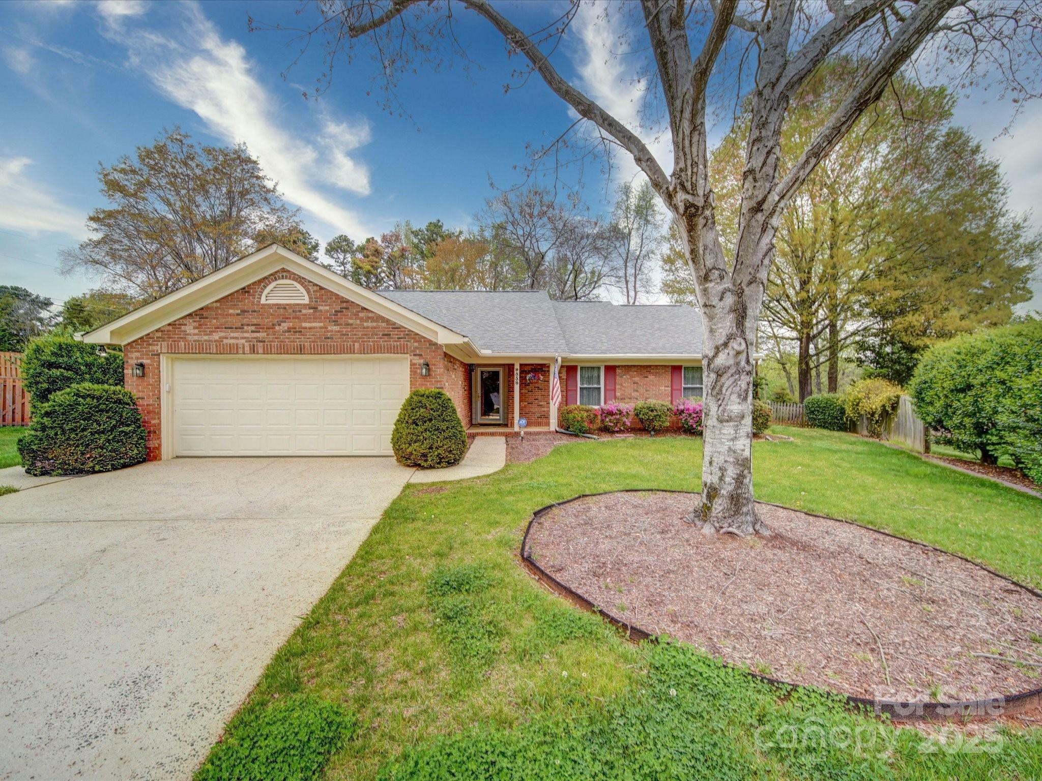 Property Photo: 9539 Errington Lane NC 28227