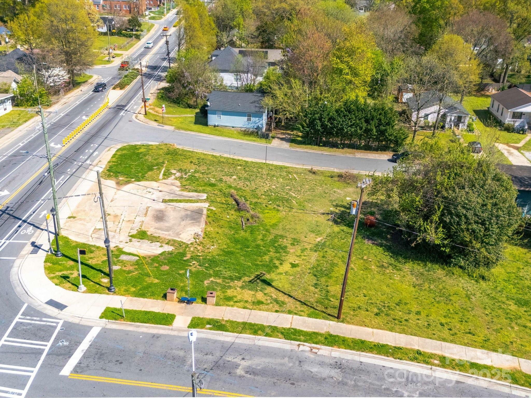 Property Photo: 1200 Parkwood Avenue NC 28205