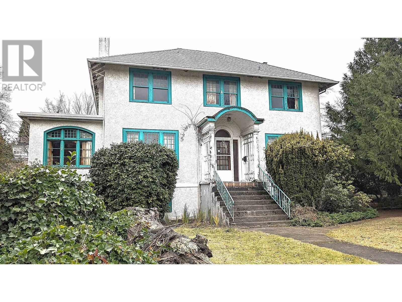 Property Photo:  1051 Laurier Avenue  BC V6H 1Y2 