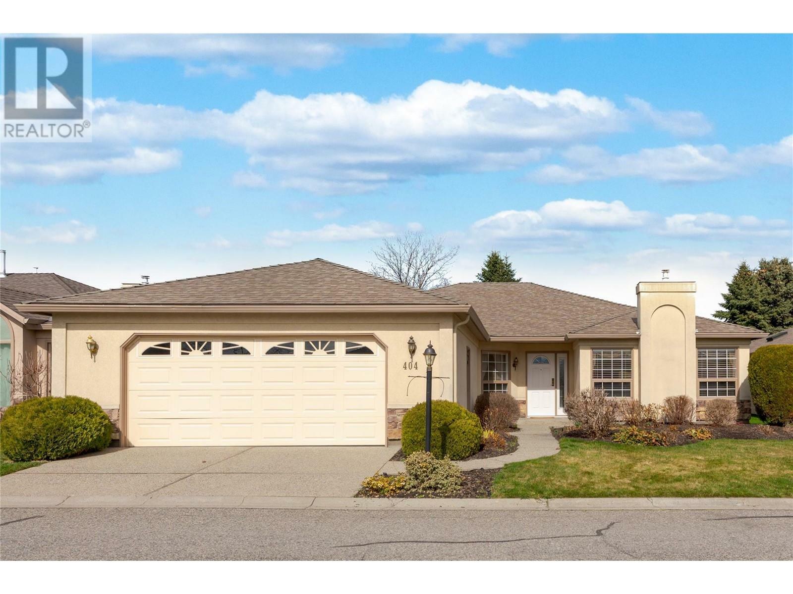 Property Photo: 595 Yates Road 404 BC V1V 1P8