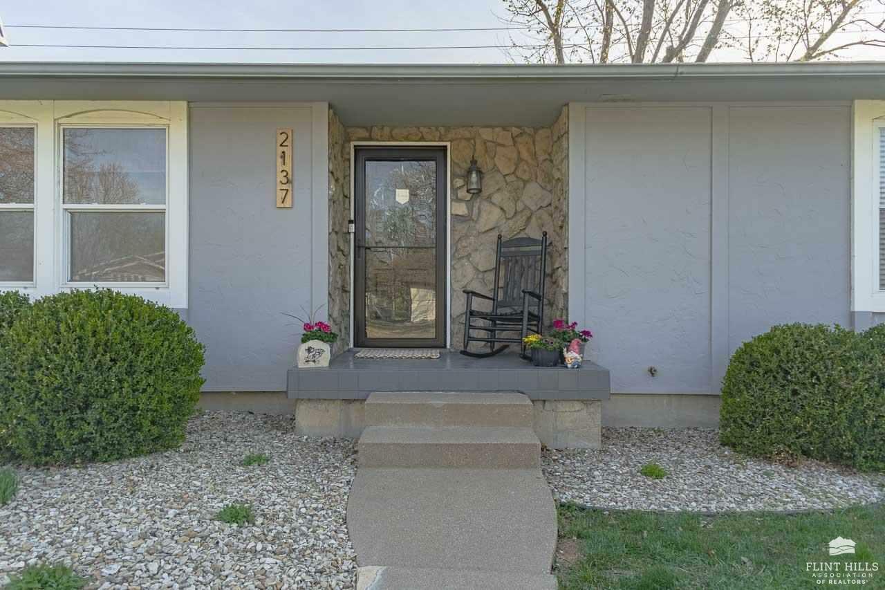 Property Photo: 2137 Griffith Terrace KS 66502